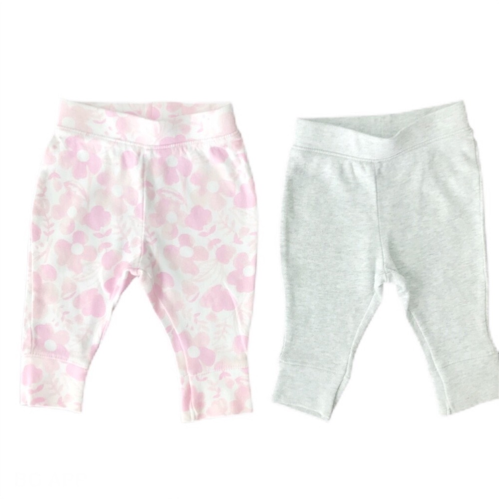 Set of Three Long-sleeves Onesies / Two Pants. - Picture 4 of 4